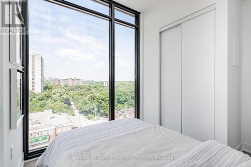 1002 - 86 Dundas Street E, Mississauga, ON - Indoor Photo Showing Bedroom