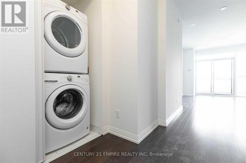 1127 - 460 Adelaide Street E, Toronto, ON - Indoor Photo Showing Laundry Room