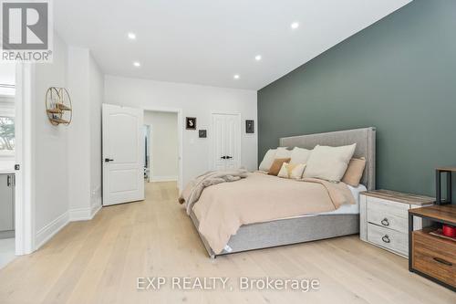 712 Foxcroft Boulevard, Newmarket, ON - Indoor Photo Showing Bedroom