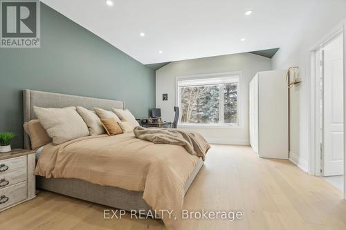 712 Foxcroft Boulevard, Newmarket, ON - Indoor Photo Showing Bedroom