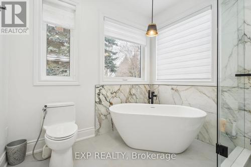 712 Foxcroft Boulevard, Newmarket, ON - Indoor Photo Showing Bathroom