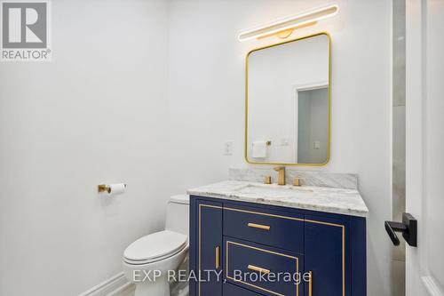 712 Foxcroft Boulevard, Newmarket, ON - Indoor Photo Showing Bathroom