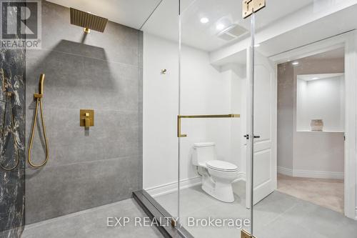 712 Foxcroft Boulevard, Newmarket, ON - Indoor Photo Showing Bathroom