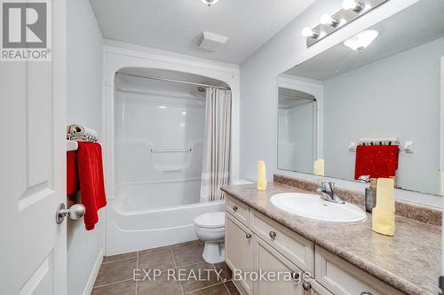 645 Interlaken Drive, Waterloo, ON - Indoor Photo Showing Bathroom