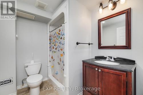 645 Interlaken Drive, Waterloo, ON - Indoor Photo Showing Bathroom