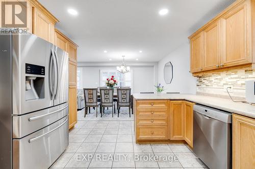 645 Interlaken Drive, Waterloo, ON - Indoor Photo Showing Kitchen