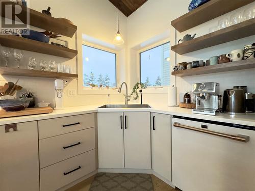 34A Bugden'S Cove Road, Norris Point, NL - Indoor Photo Showing Kitchen