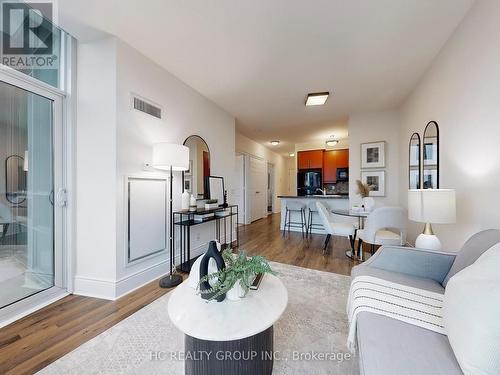 Ph22 - 25 Greenview Avenue, Toronto, ON - Indoor Photo Showing Living Room