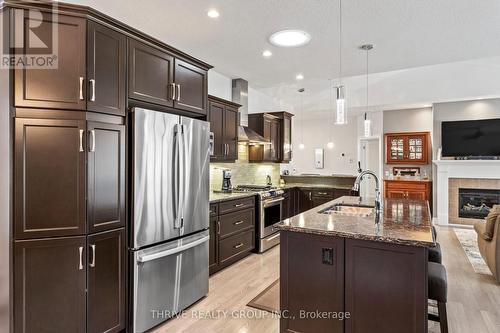 38 - 2295 Kains Road, London, ON - Indoor Photo Showing Kitchen With Upgraded Kitchen