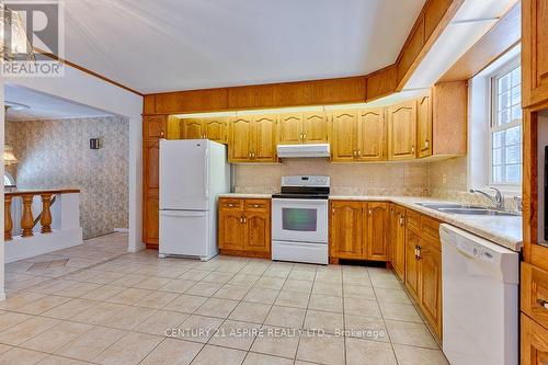 25 Selley Street, Petawawa, ON - Indoor Photo Showing Kitchen With Double Sink