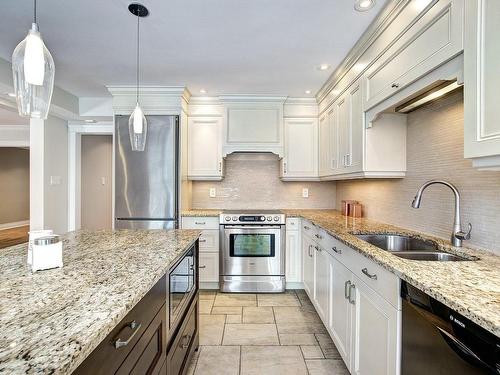 Kitchen - 310 Henri-Jarry Street, Beaconsfield, QC - Indoor Photo Showing Kitchen With Double Sink With Upgraded Kitchen