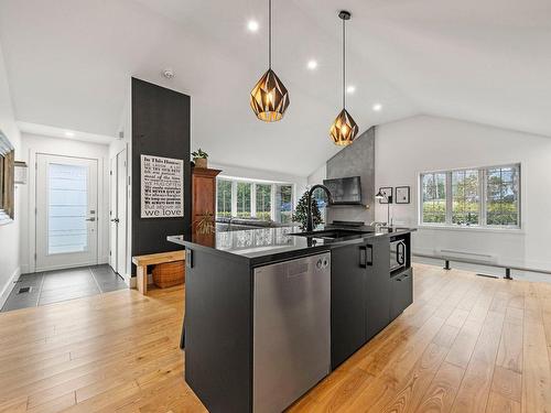 Cuisine - 264 Rue Edgewood, Rosemère, QC - Indoor Photo Showing Kitchen With Upgraded Kitchen