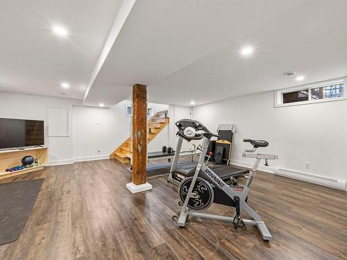 Salle familiale - 264 Rue Edgewood, Rosemère, QC - Indoor Photo Showing Gym Room