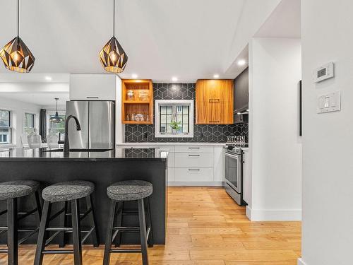 Cuisine - 264 Rue Edgewood, Rosemère, QC - Indoor Photo Showing Kitchen With Upgraded Kitchen