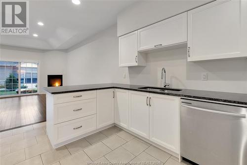 6071 Livingstone Street, Windsor, ON - Indoor Photo Showing Kitchen