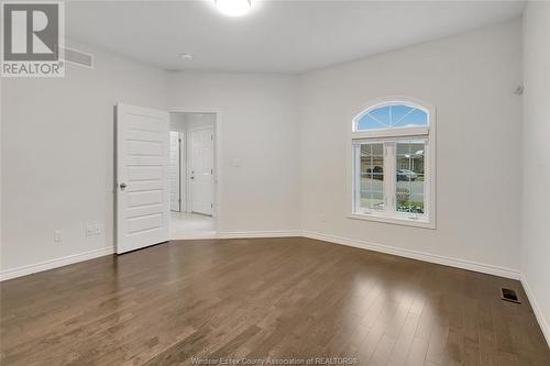 6071 Livingstone Street, Windsor, ON - Indoor Photo Showing Other Room