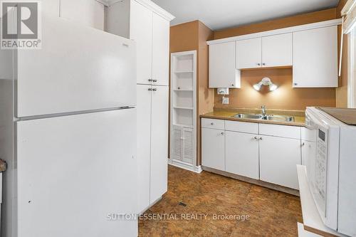 58 Bisley Crescent, Brockville, ON - Indoor Photo Showing Kitchen With Double Sink