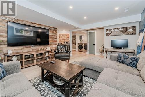 18 Gaw Crescent, Guelph (Pine Ridge), ON - Indoor Photo Showing Living Room