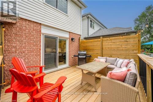 18 Gaw Crescent, Guelph (Pine Ridge), ON - Outdoor With Deck Patio Veranda With Exterior