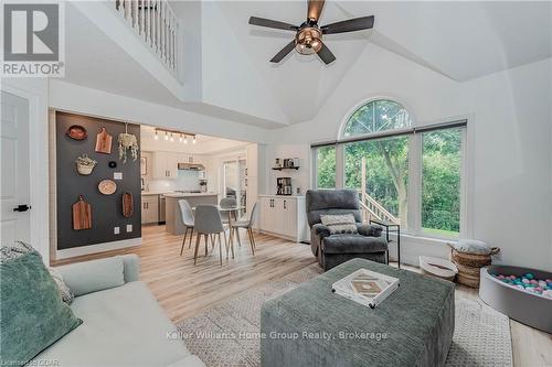 18 Gaw Crescent, Guelph (Pine Ridge), ON - Indoor Photo Showing Living Room