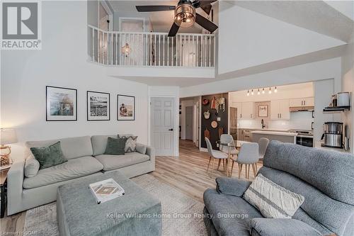 18 Gaw Crescent, Guelph (Pine Ridge), ON - Indoor Photo Showing Living Room