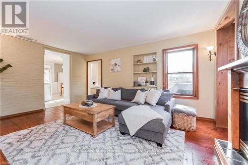 259 Garafraxa Street E, Centre Wellington (Fergus), ON - Indoor Photo Showing Living Room