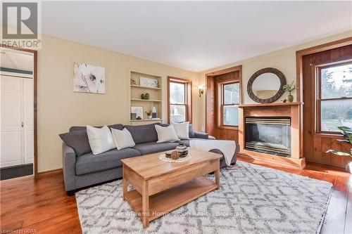 259 Garafraxa Street E, Centre Wellington (Fergus), ON - Indoor Photo Showing Living Room With Fireplace