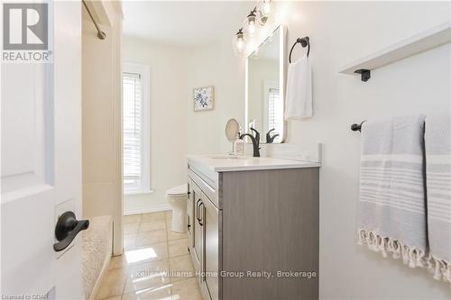 259 Garafraxa Street E, Centre Wellington (Fergus), ON - Indoor Photo Showing Bathroom