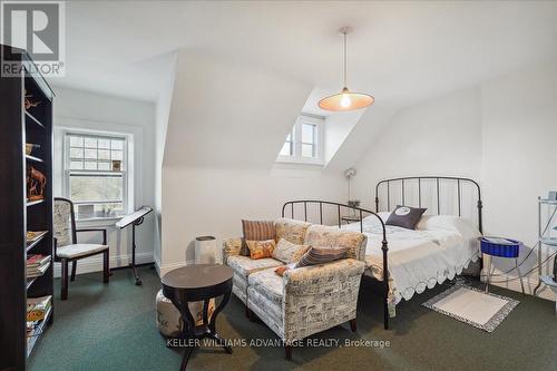 401 Carlton Street, Toronto, ON - Indoor Photo Showing Bedroom