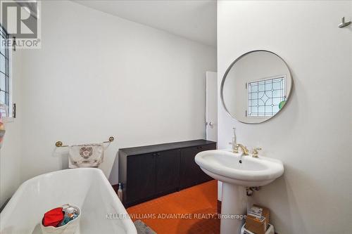 401 Carlton Street, Toronto, ON - Indoor Photo Showing Bathroom