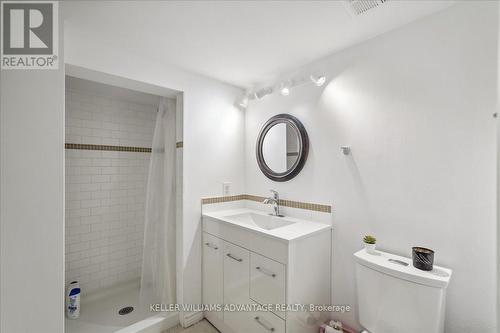 401 Carlton Street, Toronto, ON - Indoor Photo Showing Bathroom