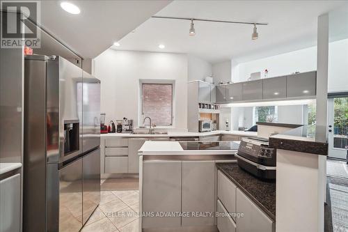 401 Carlton Street, Toronto, ON - Indoor Photo Showing Kitchen