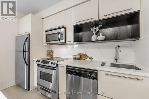 2505 - 21 Carlton Street, Toronto, ON - Indoor Photo Showing Kitchen With Upgraded Kitchen