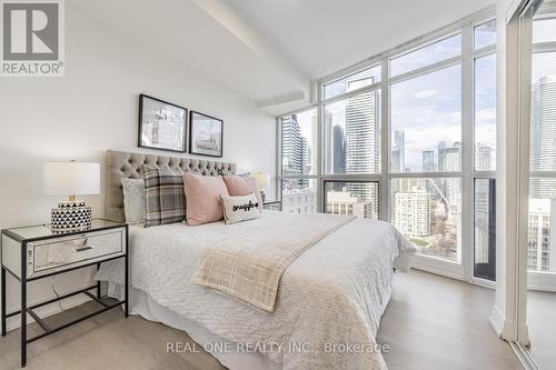 2505 - 21 Carlton Street, Toronto, ON - Indoor Photo Showing Bedroom