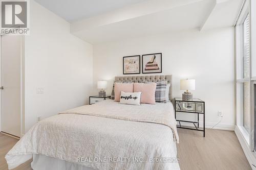 2505 - 21 Carlton Street, Toronto, ON - Indoor Photo Showing Bedroom