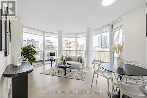 2505 - 21 Carlton Street, Toronto, ON - Indoor Photo Showing Living Room