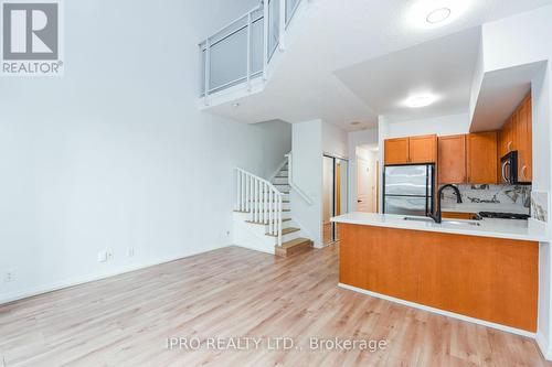 513 - 3939 Duke Of York Boulevard, Mississauga, ON - Indoor Photo Showing Kitchen