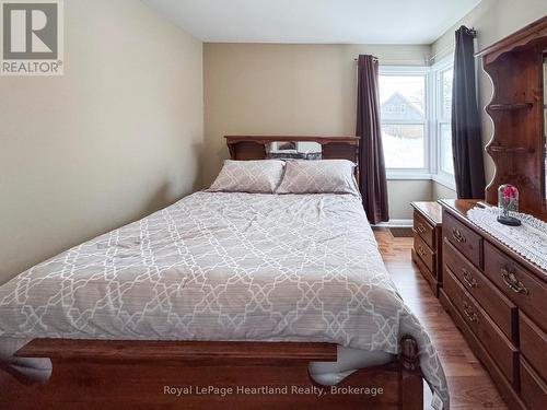 126 Sanders Street E, South Huron (Exeter), ON - Indoor Photo Showing Bedroom