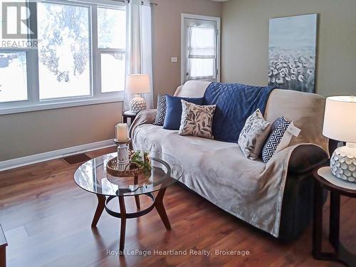 126 Sanders Street E, South Huron (Exeter), ON - Indoor Photo Showing Bedroom