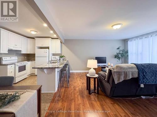 126 Sanders Street E, South Huron (Exeter), ON - Indoor Photo Showing Kitchen