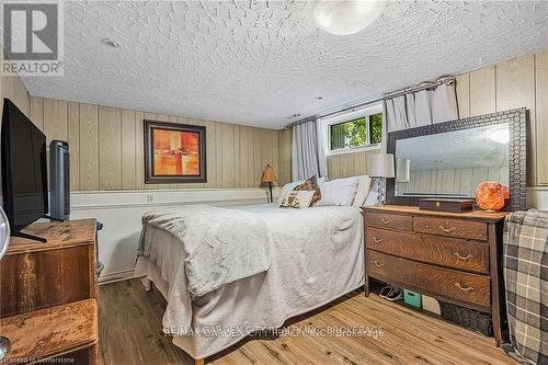 17 Parkdale Drive, Thorold (557 - Thorold Downtown), ON - Indoor Photo Showing Bedroom