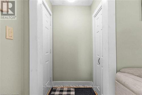 17 Parkdale Drive, Thorold (557 - Thorold Downtown), ON - Indoor Photo Showing Other Room