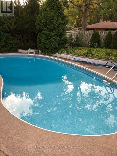 34 Strathcona Drive, London, ON - Outdoor With In Ground Pool With Backyard