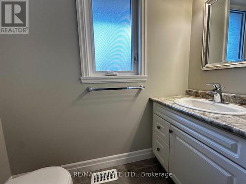 18 Granby Court, Belleville, ON - Indoor Photo Showing Bathroom