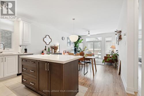 33 Mabern Street, Barrie, ON - Indoor Photo Showing Kitchen With Upgraded Kitchen