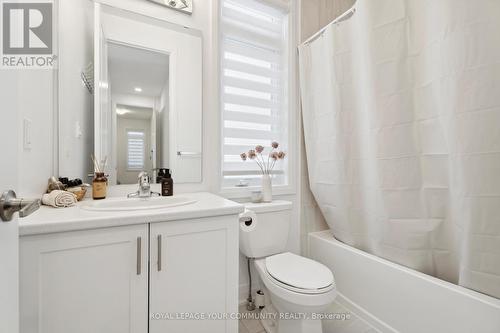 33 Mabern Street, Barrie, ON - Indoor Photo Showing Bathroom