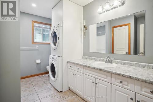 68 Kent Street, Cambridge, ON - Indoor Photo Showing Laundry Room