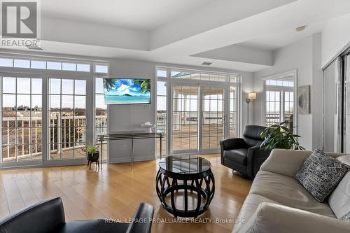 404 - 125 Third Street, Cobourg, ON - Indoor Photo Showing Living Room