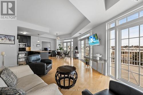 404 - 125 Third Street, Cobourg, ON - Indoor Photo Showing Living Room