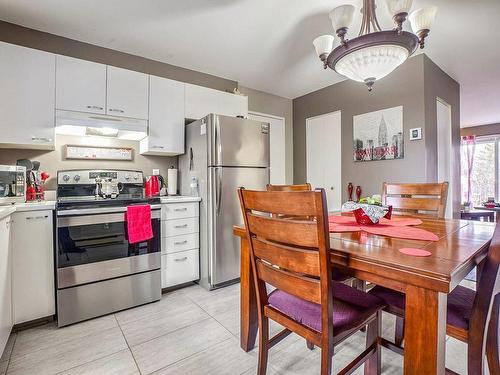 Cuisine - 290 Place De Poitiers, Saint-Jean-Sur-Richelieu, QC - Indoor Photo Showing Kitchen